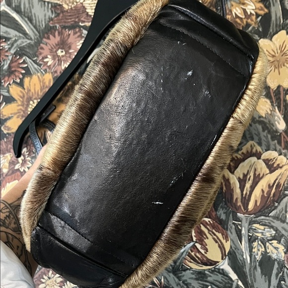 Vintage Seal Fur & Leather Handbag — Québec Artisan Piece - Picture 8 of 13